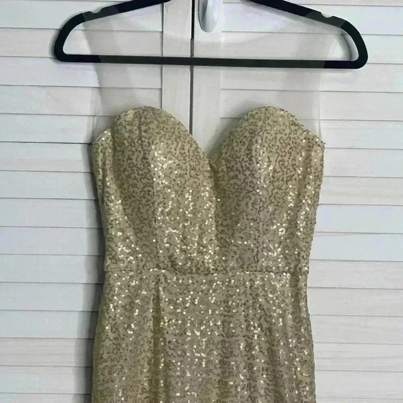 MoriLee Gold Sequin Gown
Sweetheart Neckline Illusion Size 6 - Picture 5 of 16